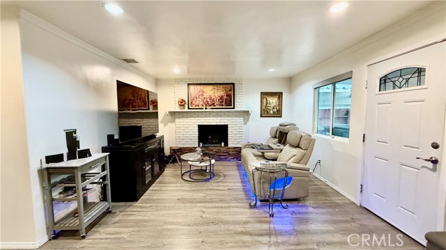 Detail Gallery Image 8 of 40 For 421 S 5th, La Puente,  CA 91746 - 4 Beds | 3 Baths