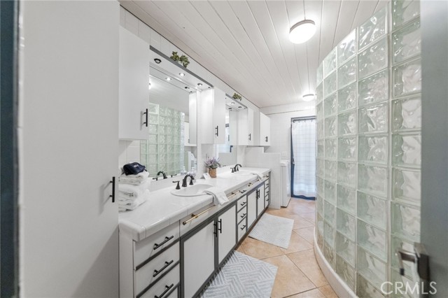 Image 48 of 66 For 2306 Acacia Rd E