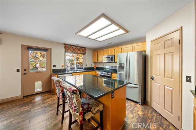 Detail Gallery Image 17 of 47 For 1221 Longport Way, Corona,  CA 92881 - 3 Beds | 2/1 Baths