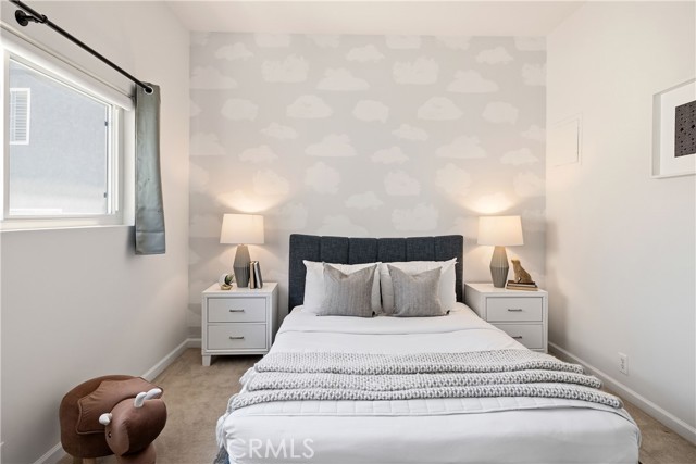 Detail Gallery Image 12 of 14 For 1140 Manhattan Beach #D,  Manhattan Beach,  CA 90266 - 2 Beds | 2/1 Baths