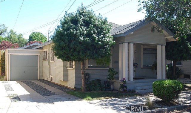 1734 E Florida Street, Long Beach CA: https://media.crmls.org/medias/3c7c1f88-13b0-4dab-a259-62d36c2724cc.jpg