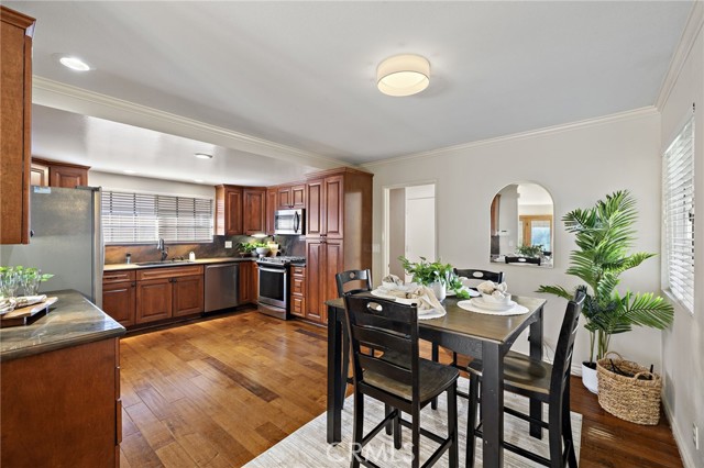 Detail Gallery Image 7 of 23 For 8292 Darsy, Huntington Beach,  CA 92647 - 4 Beds | 2/1 Baths