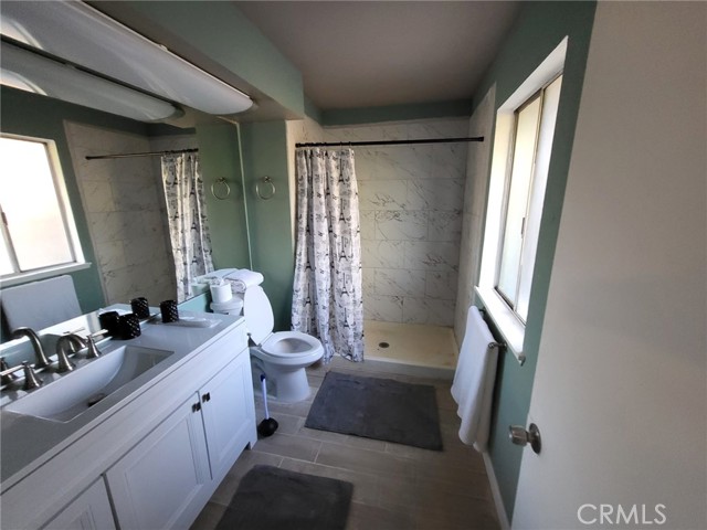 Detail Gallery Image 5 of 7 For 38513 32nd, Palmdale,  CA 93550 - 6 Beds | 2 Baths