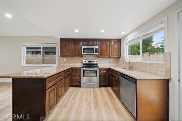 Detail Gallery Image 9 of 29 For 5665 Meadow Vista Way, Agoura Hills,  CA 91301 - 4 Beds | 2 Baths