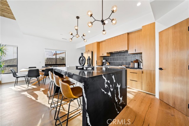 171 Savona Walk, Long Beach CA: https://media.crmls.org/medias/3c7e89f8-baa3-4fd5-a4b6-a402347db9c5.jpg