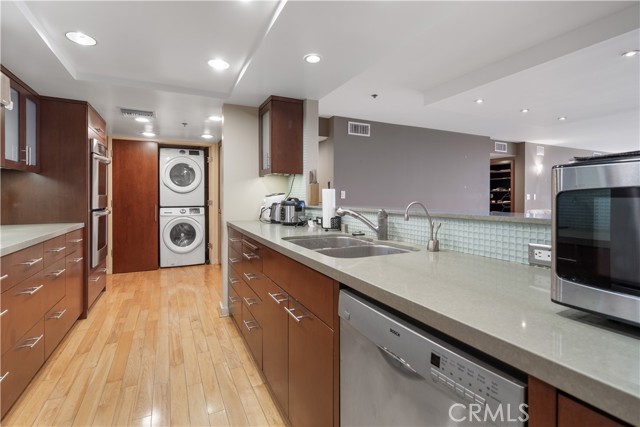 10660 Wilshire Boulevard, Los Angeles CA: https://media.crmls.org/medias/3c7e986a-eb02-4c12-b275-96643d39e289.jpg