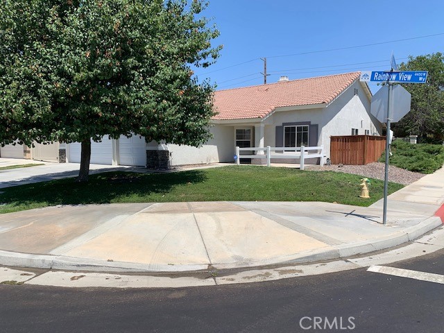 Detail Gallery Image 2 of 33 For 4450 Rainbow View Way, Hemet,  CA 92545 - 4 Beds | 2 Baths