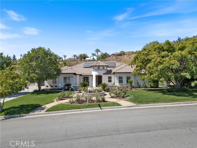 Detail Gallery Image 1 of 1 For 720 Creekside Dr, Redlands,  CA 92373 - 5 Beds | 4/1 Baths