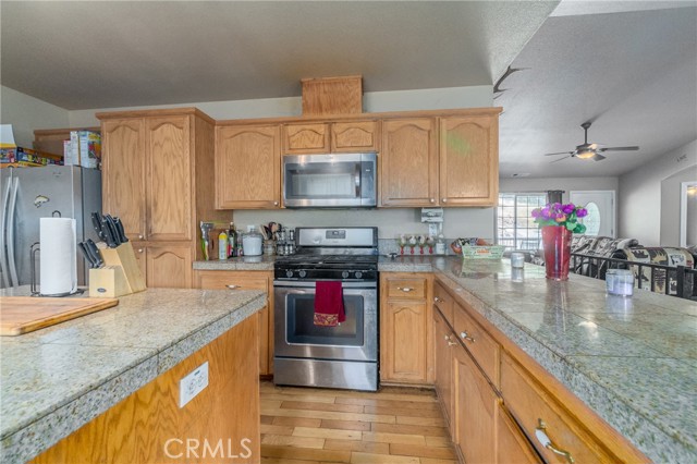 Detail Gallery Image 11 of 51 For 3409 Wolf Creek Rd, Clearlake Oaks,  CA 95423 - 3 Beds | 3 Baths