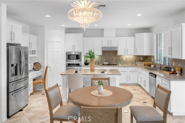 33736 Emerald Creek Court, Temecula CA: https://media.crmls.org/medias/3c803512-cd65-429b-b8c9-c4fc4a8d24cc.jpg