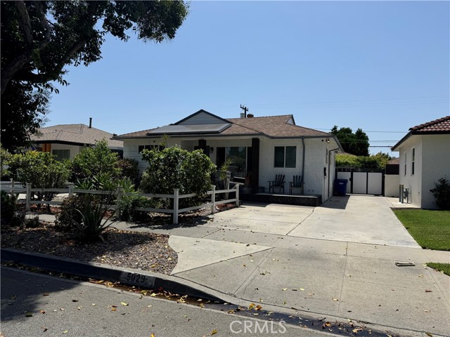 Detail Gallery Image 1 of 27 For 5029 Adenmoor Avenue, Lakewood,  CA 90713 - 3 Beds | 2 Baths