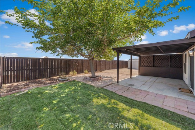 1472 Bedford Avenue, Rosamond CA: https://media.crmls.org/medias/3c8149ec-60ca-4a9e-a4f2-41d2909d64e6.jpg
