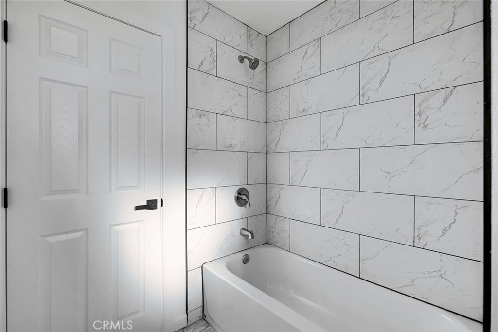 https://media.crmls.org/medias/3c818870-41da-4ba7-9e0e-ceac63d3a051.jpg?preset=X-Large