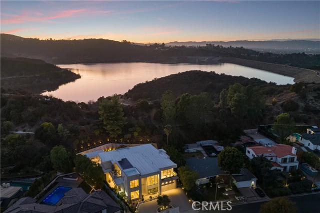 17177 Adlon Road, Encino CA: https://media.crmls.org/medias/3c81bffb-4f32-4b21-940b-710a4d90d41c.jpg