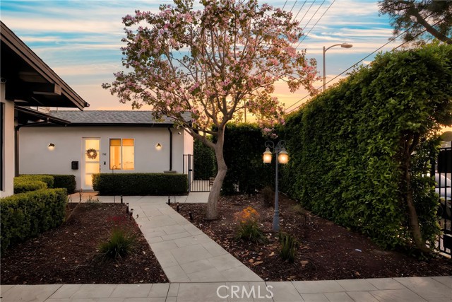 Detail Gallery Image 11 of 11 For 7302 Woodley, Van Nuys,  CA 91406 - 1 Beds | 1 Baths