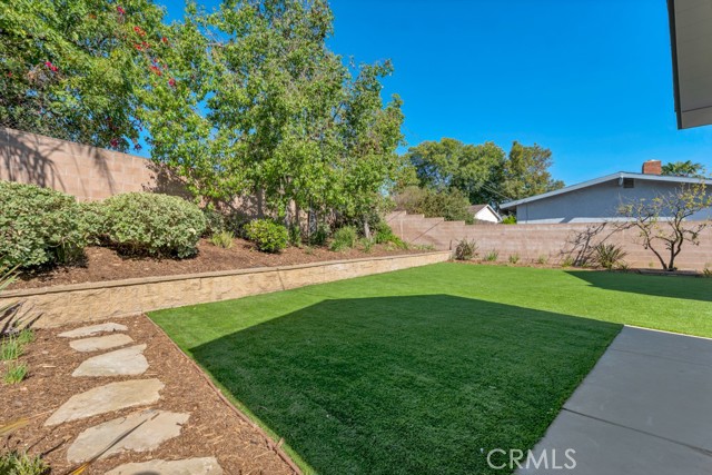 10133 Whitaker Avenue, Granada Hills CA: https://media.crmls.org/medias/3c8301be-4bc4-4f04-a00d-18e386f9a03e.jpg