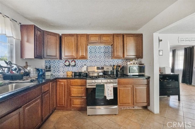 Detail Gallery Image 6 of 21 For 1260 T St, Merced,  CA 95341 - 2 Beds | 1 Baths