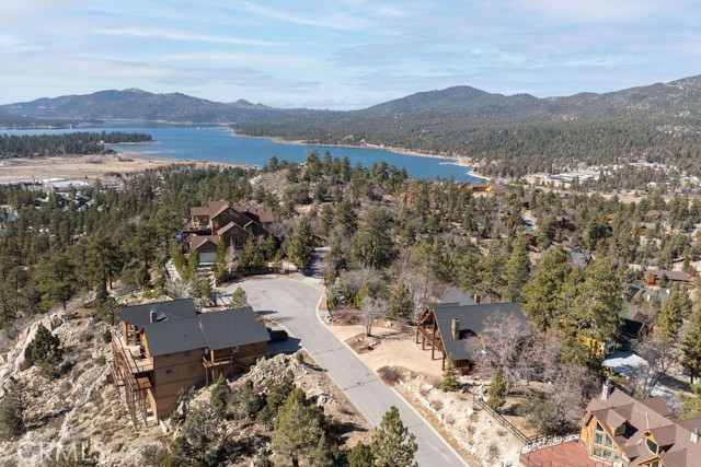 Detail Gallery Image 13 of 58 For 42530 Pegasus, Big Bear Lake,  CA 92315 - 4 Beds | 3/1 Baths