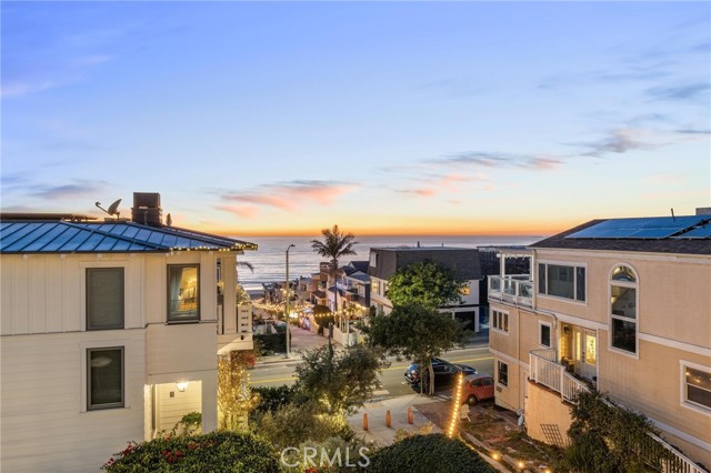 Detail Gallery Image 63 of 67 For 308 17th St, Manhattan Beach,  CA 90266 - 4 Beds | 3/1 Baths