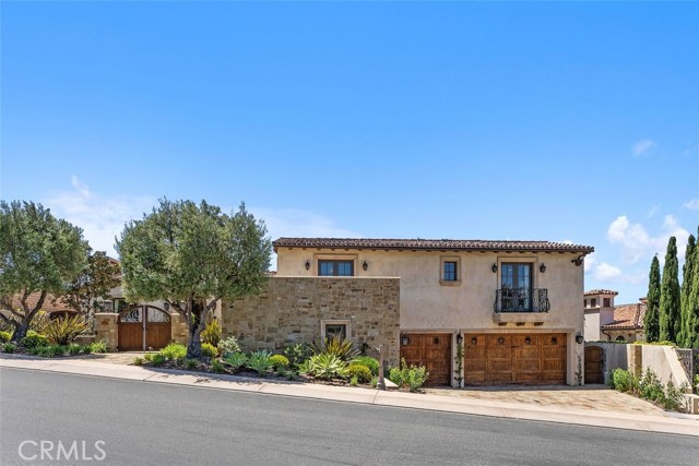35 Shoreline Drive, Dana Point CA: https://media.crmls.org/medias/3c83c708-41c3-417b-b688-72770334fea7.jpg
