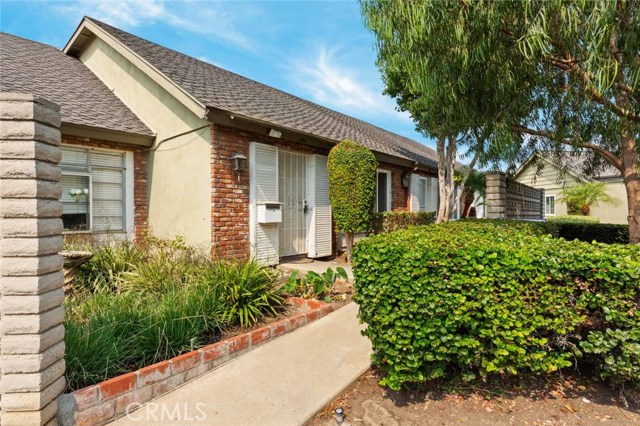 144 Yorktown Ln, Costa Mesa, CA 92626