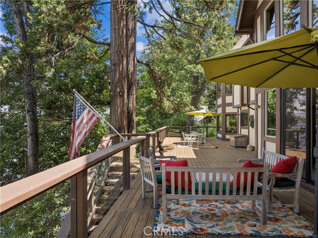 27990 Peninsula Drive N, Lake Arrowhead, CA 92352