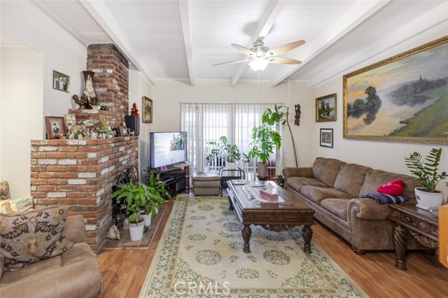 Detail Gallery Image 9 of 32 For 15439 Hart St, Van Nuys,  CA 91406 - 2 Beds | 2 Baths