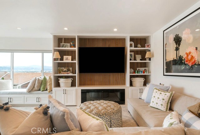 Detail Gallery Image 9 of 48 For 4028 Don Diablo, Los Angeles,  CA 90008 - 3 Beds | 2 Baths