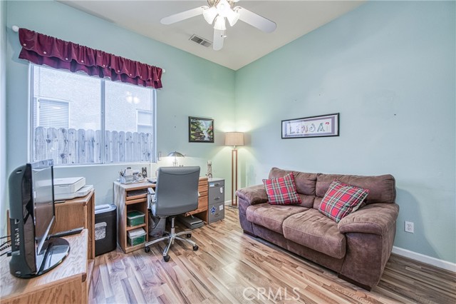 2737 Sussex Avenue, Clovis CA: https://media.crmls.org/medias/3c8600c2-b14b-472c-8e71-3eda8060ed0d.jpg