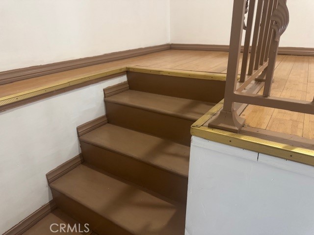 https://media.crmls.org/medias/3c86495b-5ee9-408a-b785-a15c930b7b37.jpg?preset=X-Large