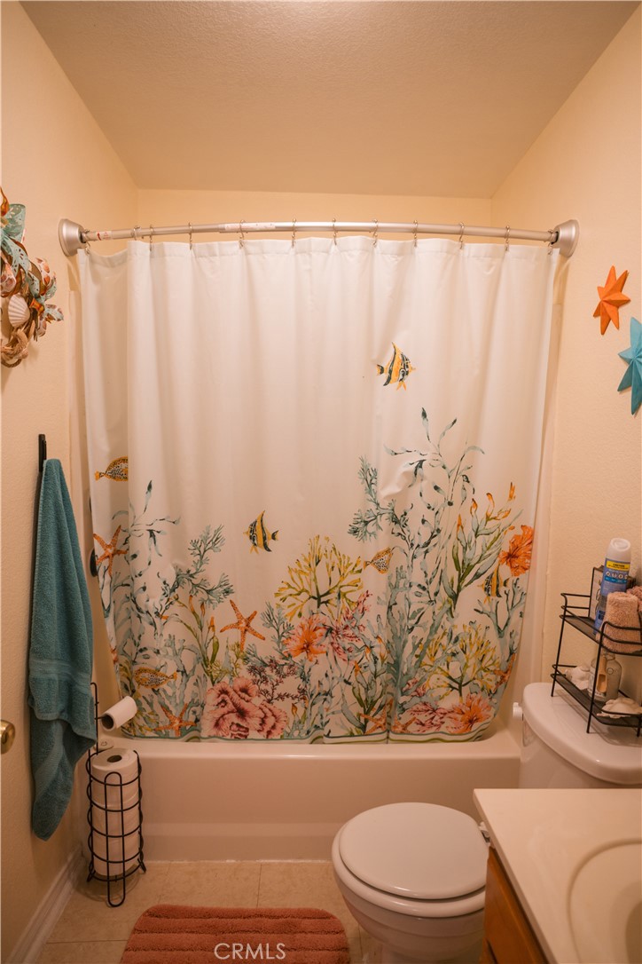 https://media.crmls.org/medias/3c87109f-2e08-4e2c-ae54-368d854dda1e.jpg?preset=X-Large