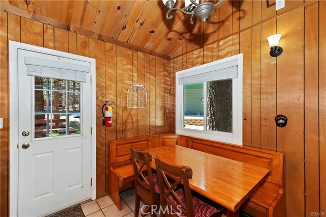 Detail Gallery Image 12 of 28 For 589 St Anton Ct, Big Bear Lake,  CA 92315 - 3 Beds | 1/1 Baths