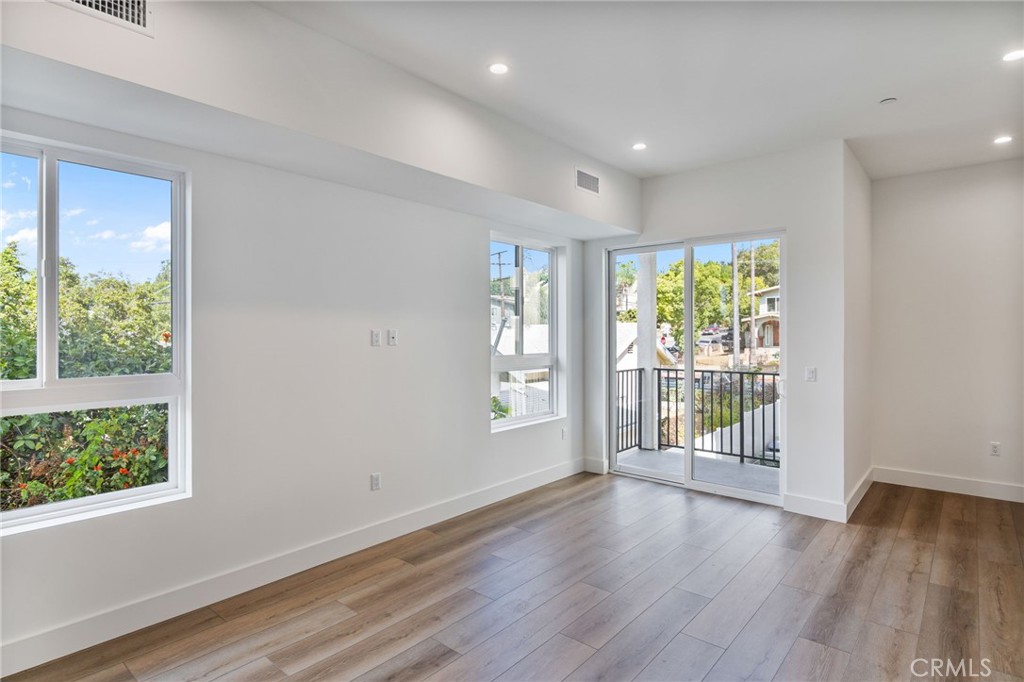 MLS #SR25248186 image #10