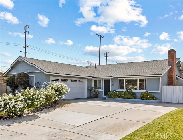 Detail Gallery Image 2 of 26 For 15971 Pilgrim Cir, Huntington Beach,  CA 92647 - 4 Beds | 2 Baths