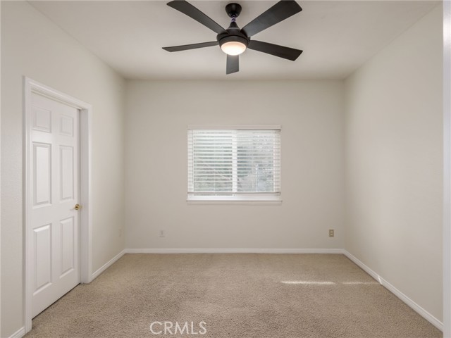 Image 23 of 43 For 44035 Sheldon Court