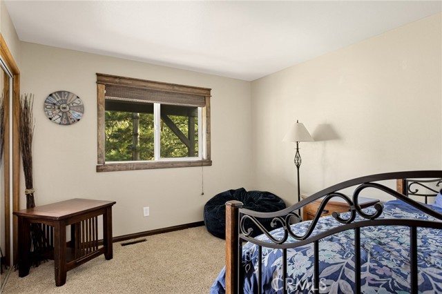 Detail Gallery Image 28 of 41 For 386 Rainier Rd, Lake Arrowhead,  CA 92352 - 4 Beds | 3/1 Baths