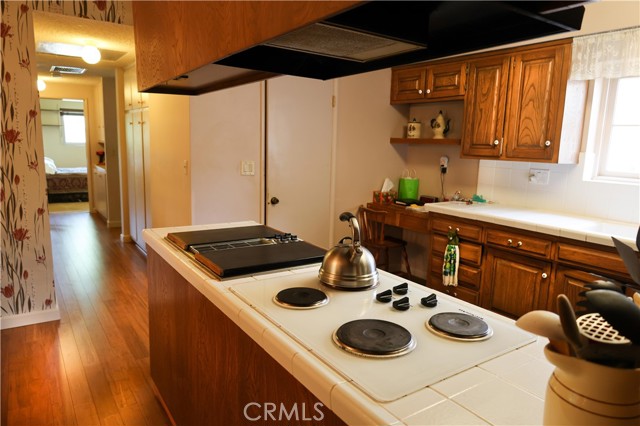 Detail Gallery Image 10 of 20 For 10035 Gierson Ave, Chatsworth,  CA 91311 - 4 Beds | 3 Baths