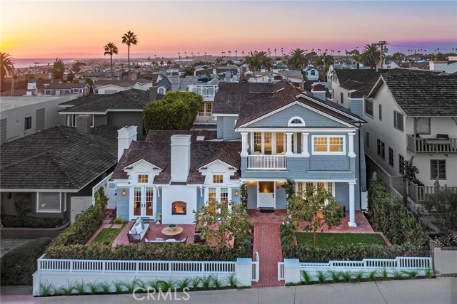 Detail Gallery Image 1 of 48 For 215 Marigold Ave, Corona Del Mar,  CA 92625 - 6 Beds | 6/1 Baths