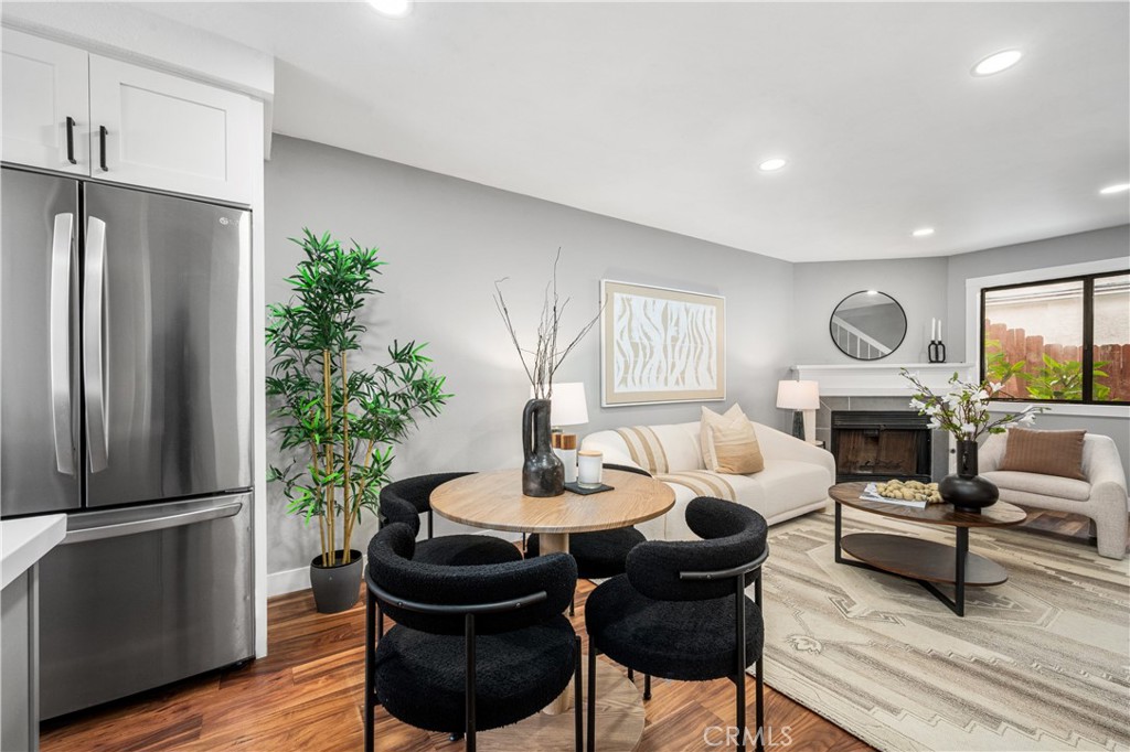2061 Chatsworth - photo 20