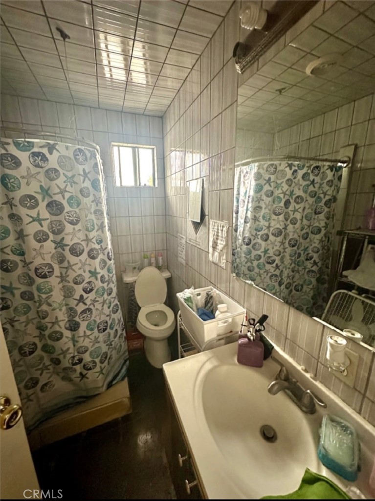 https://media.crmls.org/medias/3c89e94a-d09c-4a20-8004-523bc0824d2c.jpg?preset=X-Large