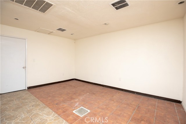 15623 Village Drive, Victorville, California 92394, ,Commercial Lease,For Rent,15623 Village Drive,CRWS23212400