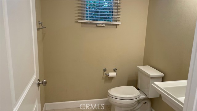 Detail Gallery Image 6 of 19 For 71 Honeyflower, Irvine,  CA 92620 - 5 Beds | 3/1 Baths