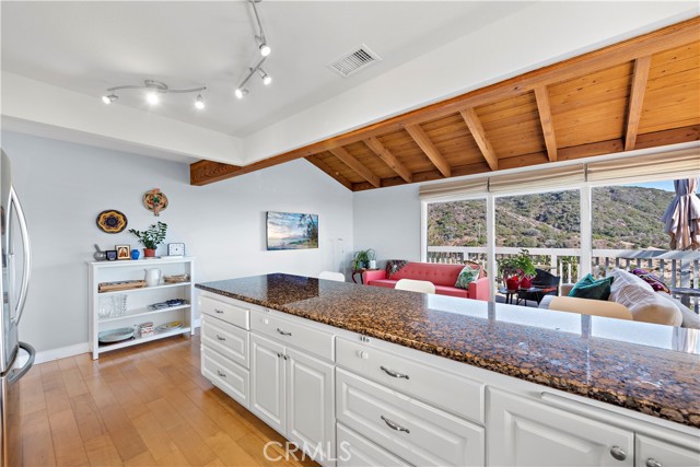 Detail Gallery Image 16 of 35 For 1414 Morningside Dr, Laguna Beach,  CA 92651 - 3 Beds | 2 Baths