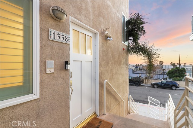 1338 Manhattan Avenue, Hermosa Beach, California 90254, 3 Bedrooms Bedrooms, ,3 BathroomsBathrooms,Residential,Sold,Manhattan,SB23150123