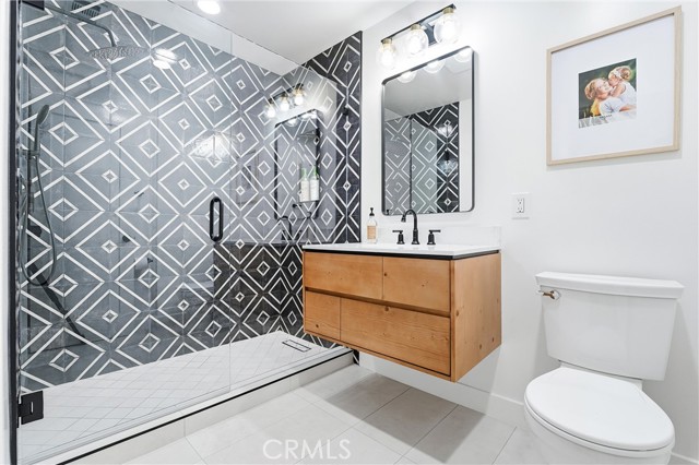 1124 E Maplewood Place, Orange CA: https://media.crmls.org/medias/3c8bc5b3-2dcd-4484-bcc7-22228923d24a.jpg