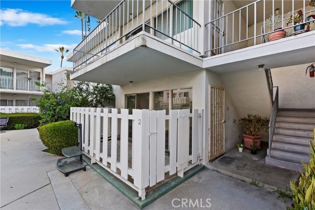 Detail Gallery Image 2 of 32 For 4065 Ursula Ave #2,  Los Angeles,  CA 90008 - 2 Beds | 2 Baths