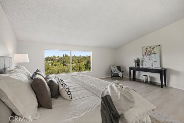 Detail Gallery Image 32 of 64 For 5932 Ellenview Ave, Woodland Hills,  CA 91367 - 5 Beds | 4 Baths