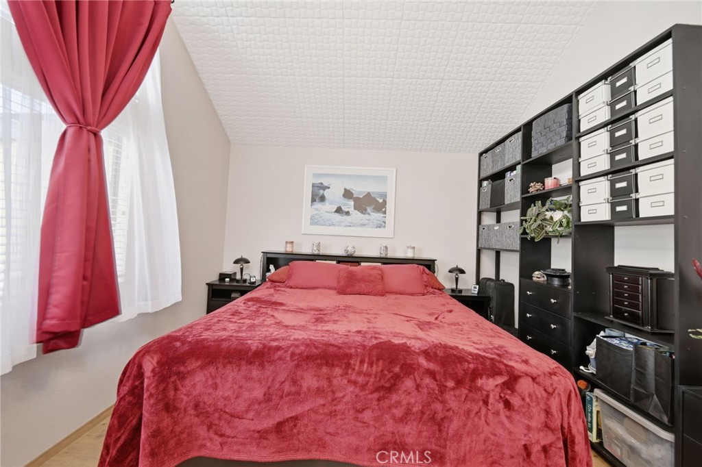 https://media.crmls.org/medias/3c8dd11c-2237-41e0-b921-7a63d9758480.jpg?preset=X-Large