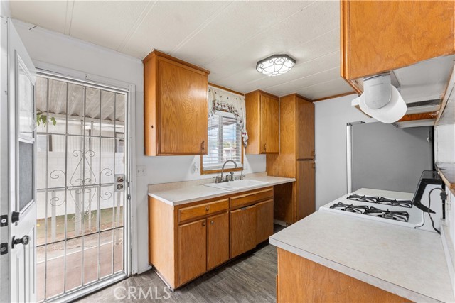 Detail Gallery Image 6 of 22 For 3255 E Avenue R #73,  Palmdale,  CA 93550 - 4 Beds | 2 Baths