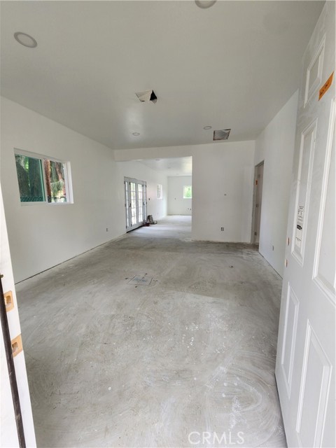 Detail Gallery Image 6 of 15 For 19380 Quebec Ave, Corona,  CA 92881 - 2 Beds | 2 Baths